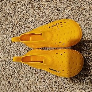 Speedo Size 5/6 Orange Toddler Water Shoes